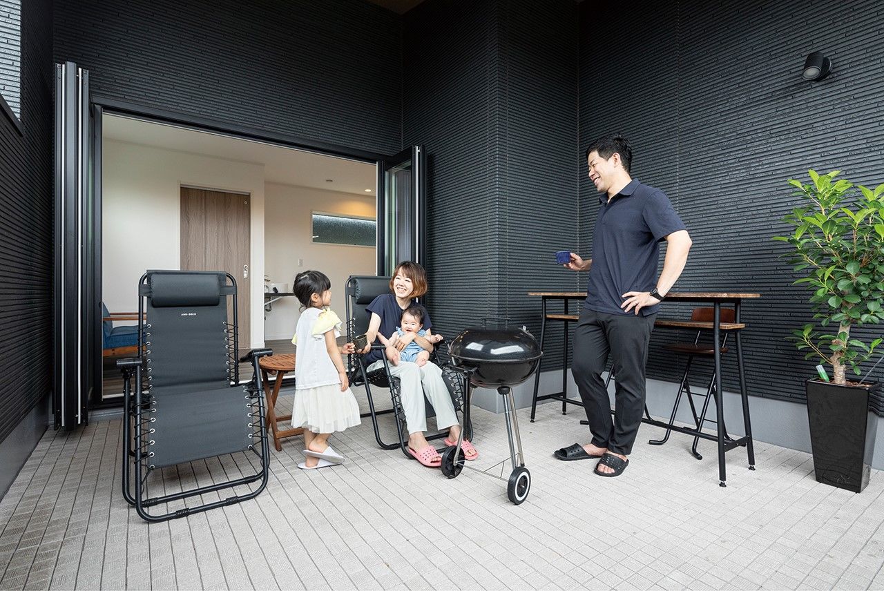 イオスホーム 【2000万円台/30坪台/家事分担/バルコニー/間取り図】予算内で実現！階段中心に回遊できる広々LDKの家の建築実例画像3