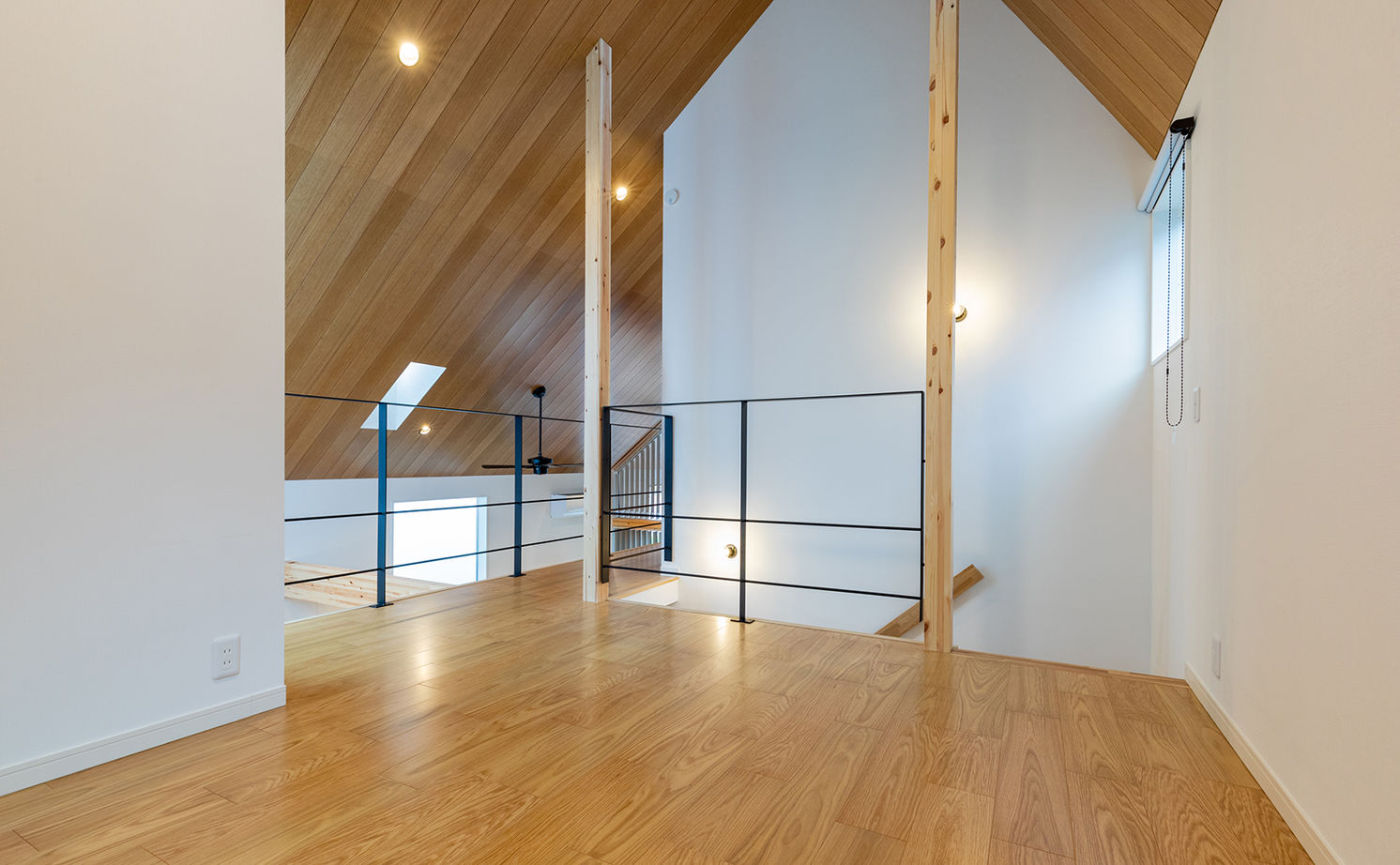 イオスホーム 【2000万円台/30坪台/ガレージ/吹き抜け/間取り図】性能も日当たりも計算されたオシャレなデザイン住宅の建築実例画像11