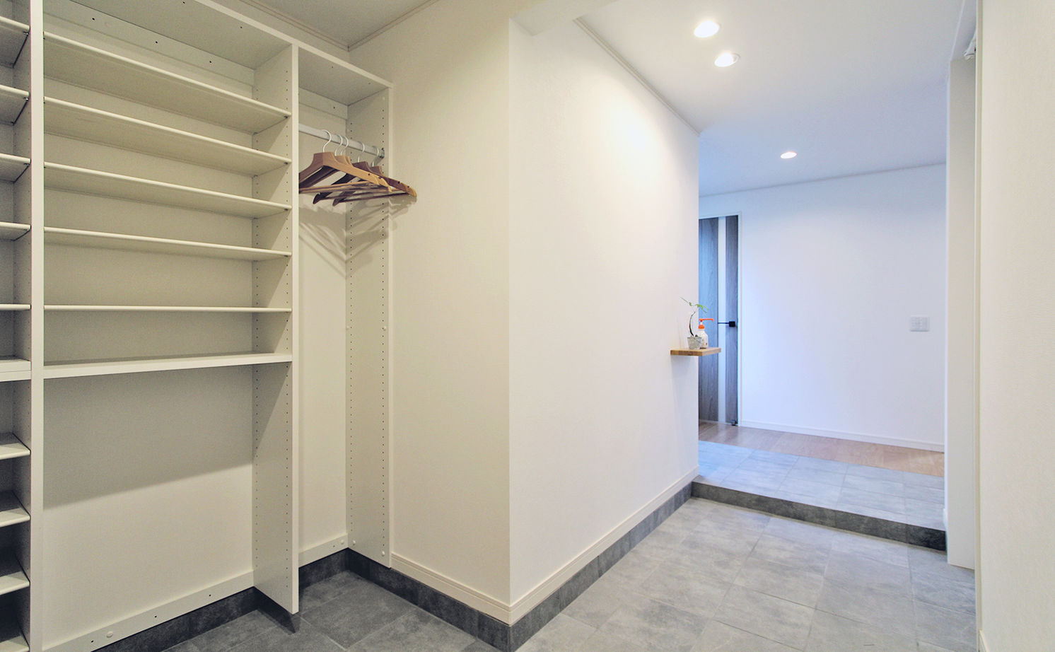 イオスホーム 【2000万円台/30坪台/ガレージ/吹き抜け/間取り図】性能も日当たりも計算されたオシャレなデザイン住宅の建築実例画像16