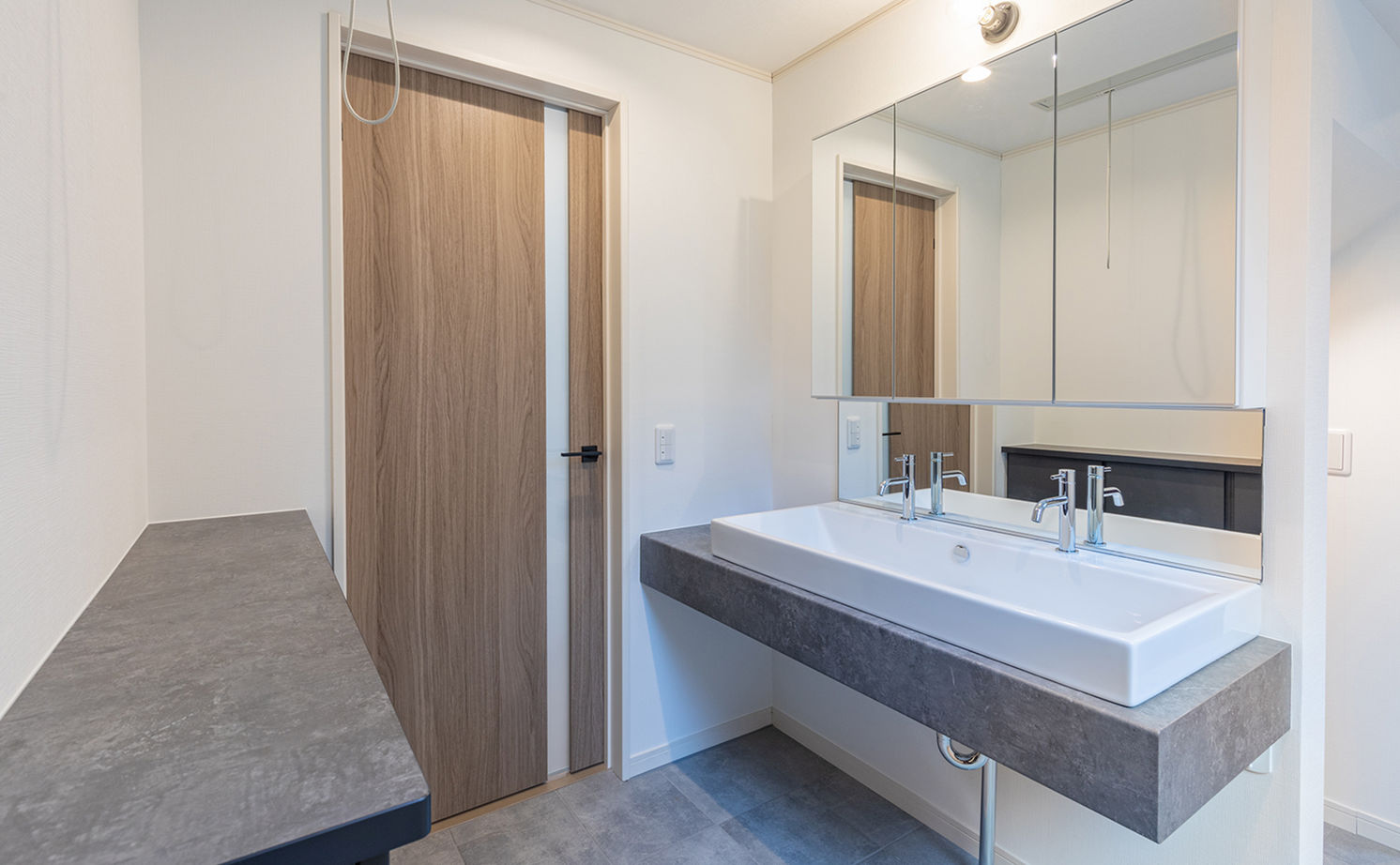 イオスホーム 【2000万円台/30坪台/ガレージ/吹き抜け/間取り図】性能も日当たりも計算されたオシャレなデザイン住宅の建築実例画像18