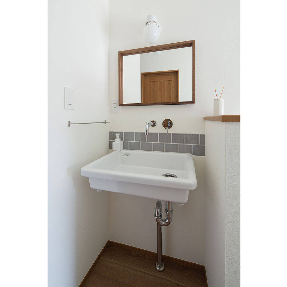 イオスホーム 【1000万円台/35坪/土地探し/間取り図】掃除のしやすさや収納にもこだわったコストも納得のナチュラルな家の建築実例画像9