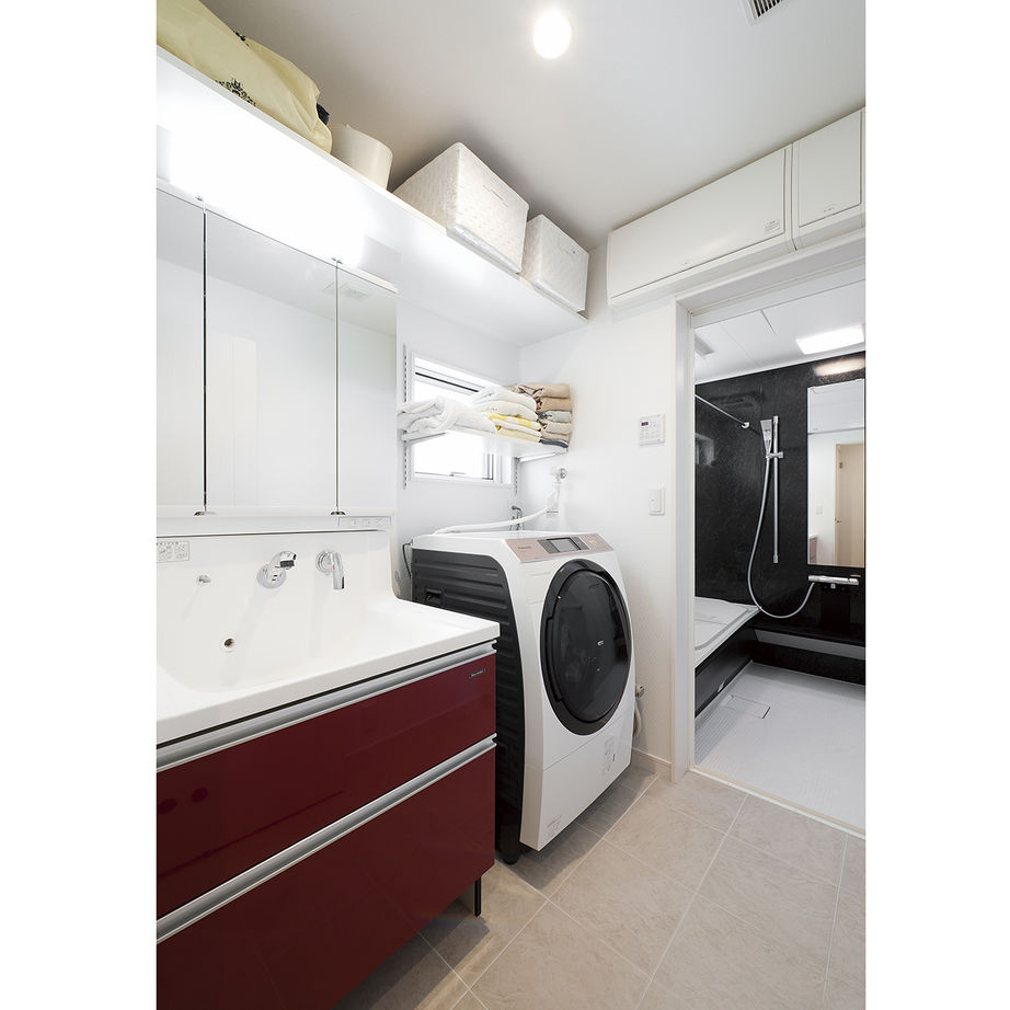 イオスホーム 【1000万円台/30坪台/変形地/間取り図】たっぷりと明るいLDKに車2台分の駐車スペースを設計力で叶えた家の建築実例画像9