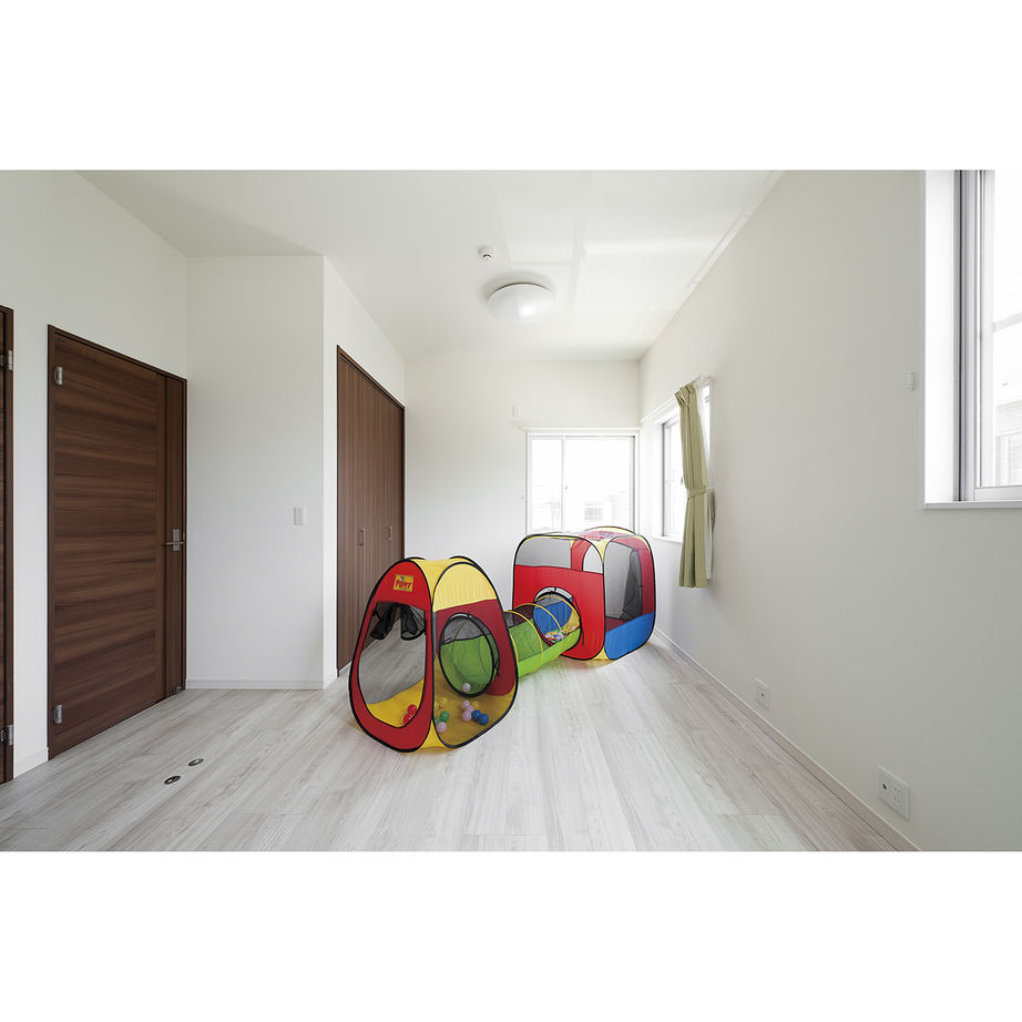 イオスホーム 【1000万円台/30坪台/変形地/間取り図】たっぷりと明るいLDKに車2台分の駐車スペースを設計力で叶えた家の建築実例画像10