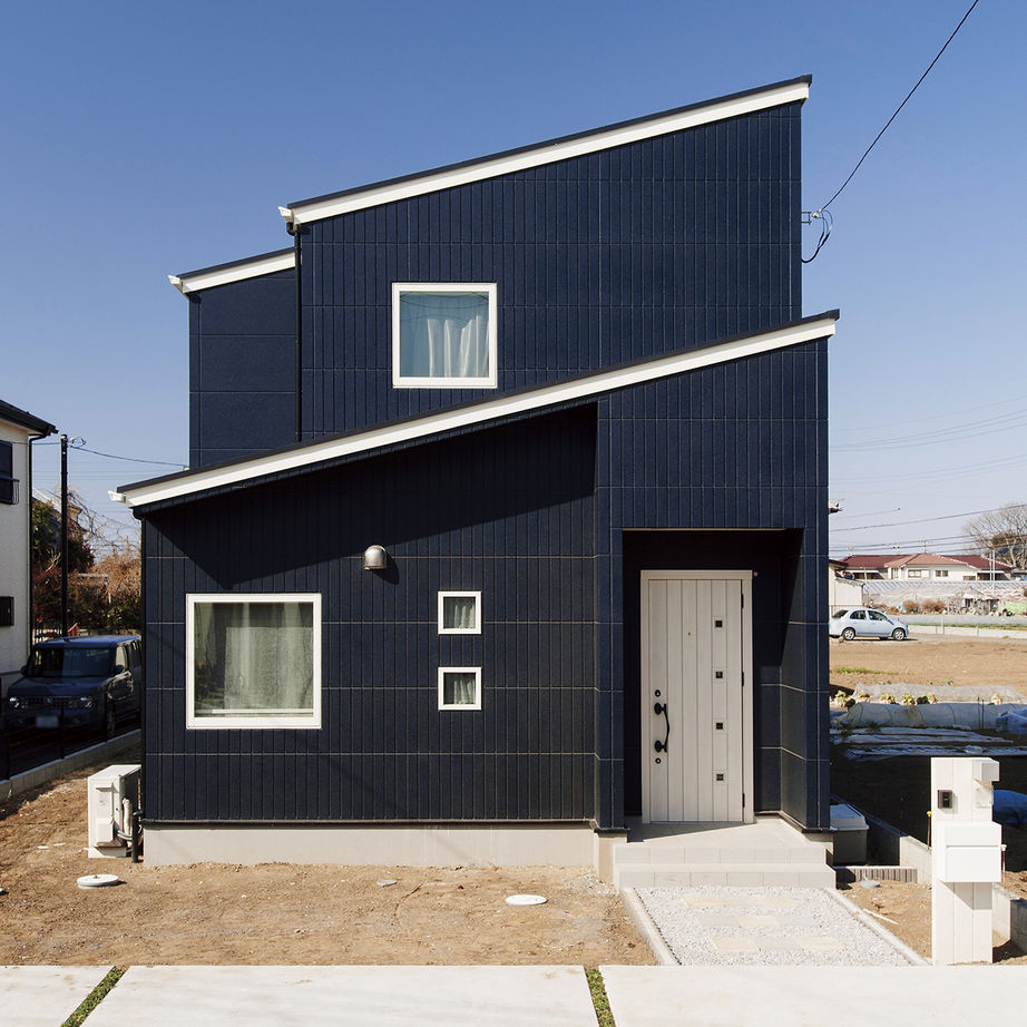 イオスホーム 【1000万円台/30坪台/間取り図】吹き抜けの大空間でも足元から家全体が温かい自然光あふれるあたたかな家の建築実例画像4