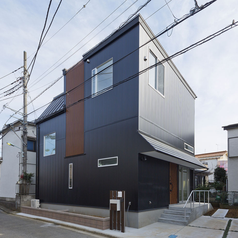 イオスホーム 【1000万円台/30坪台/天井高3.9m/間取り図】のびやかな大空間リビングと家族が自然に会話できる動線の家の建築実例画像5