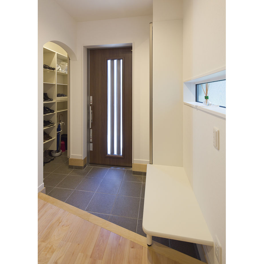 イオスホーム 【1000万円台/20坪台/狭小/間取り図】バルコニーと繋ぐ暮らしの設計。開放的で明るい2階リビングを楽しむ家の建築実例画像6