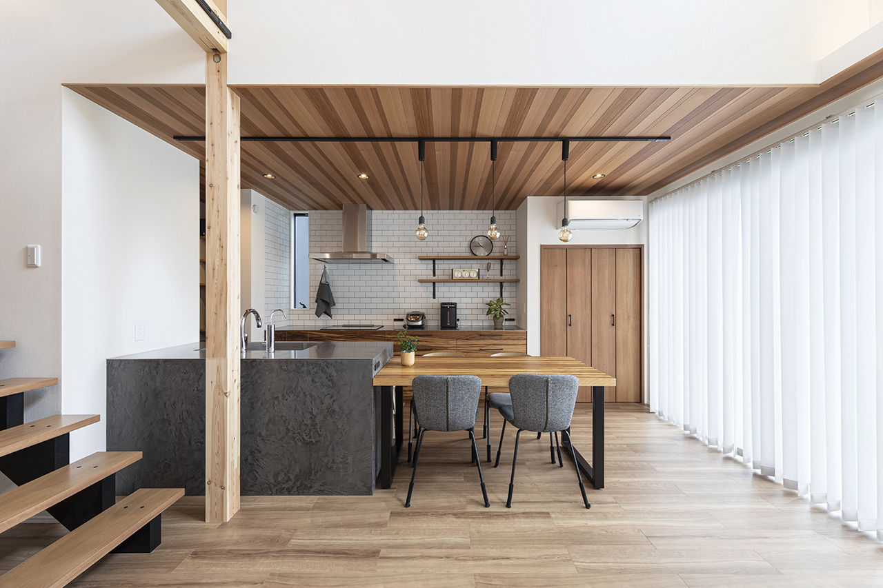 イオスホーム 【2000万円台/30坪台/吹き抜け/オーダーメイドキッチン】工夫と提案で予算内に！無駄のない動線の注文住宅の建築実例画像2