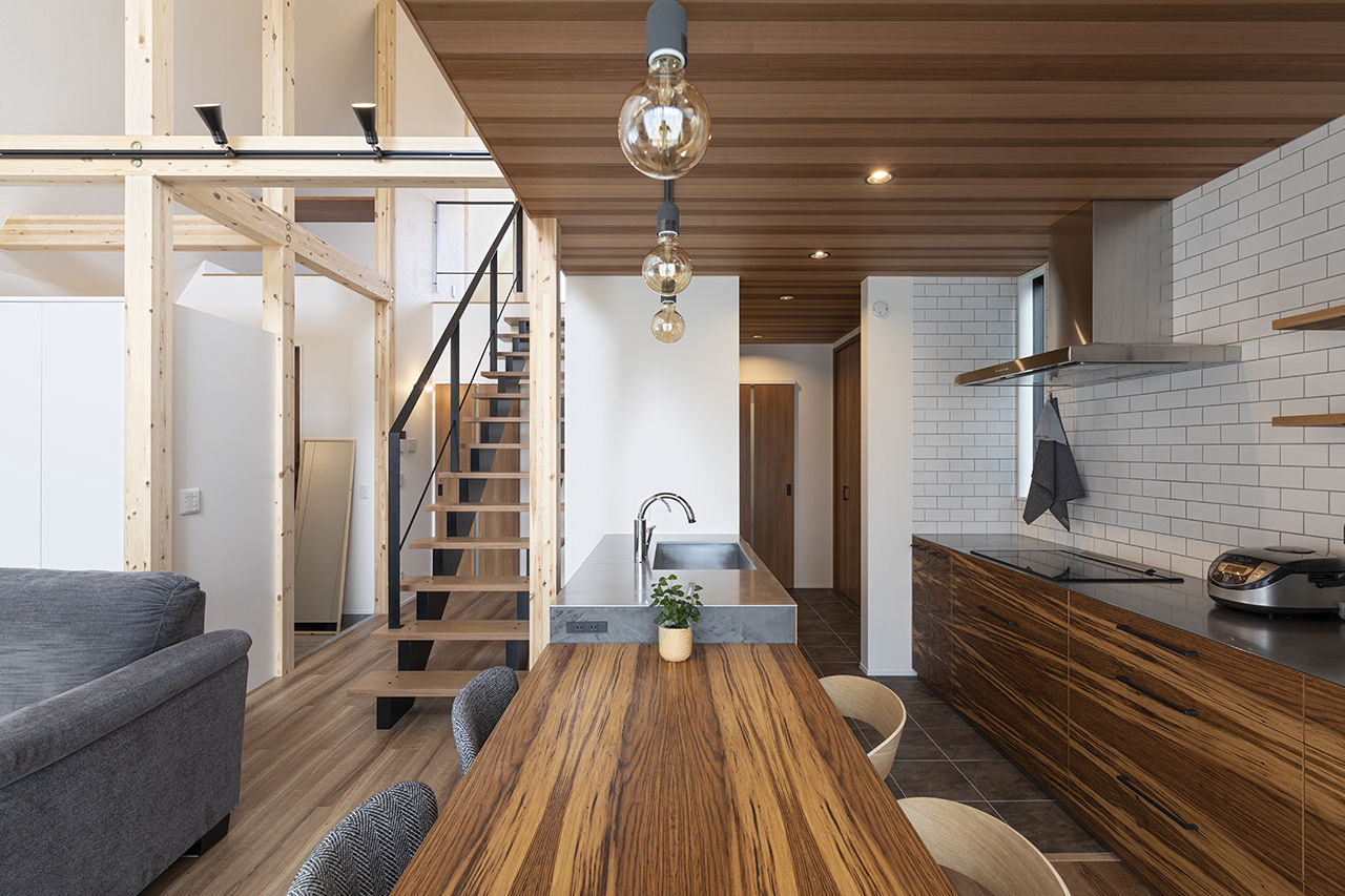 イオスホーム 【2000万円台/30坪台/吹き抜け/オーダーメイドキッチン】工夫と提案で予算内に！無駄のない動線の注文住宅の建築実例画像3