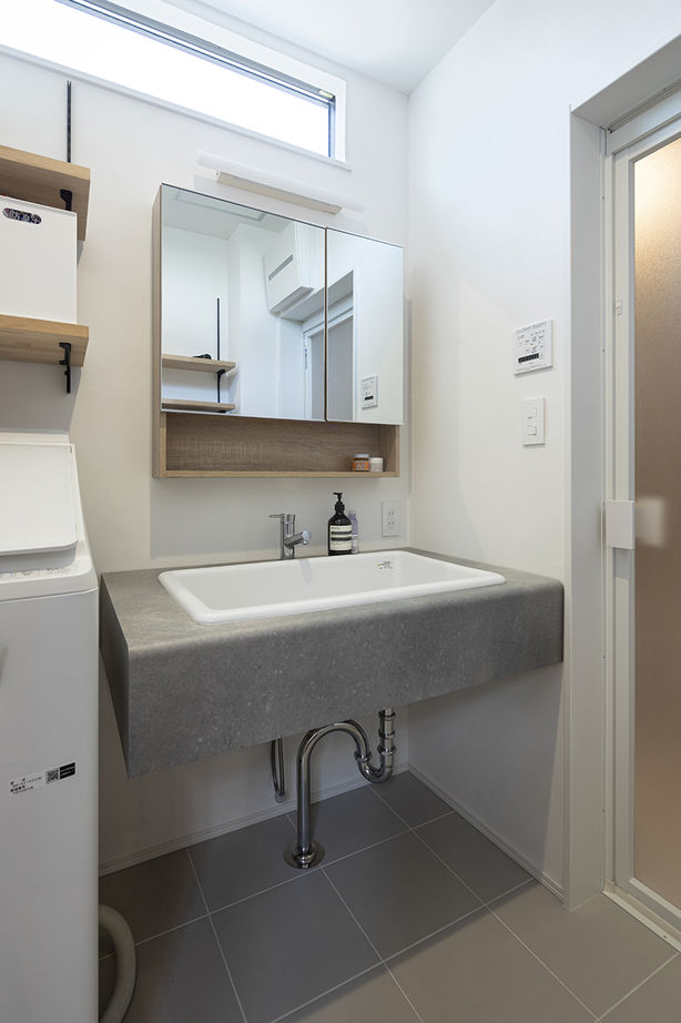 イオスホーム 【1000万円台/20坪台/狭小住宅/吹き抜け】素材も耐震性能も譲らない。雑貨もインテリアもさらに楽しめる家の建築実例画像9