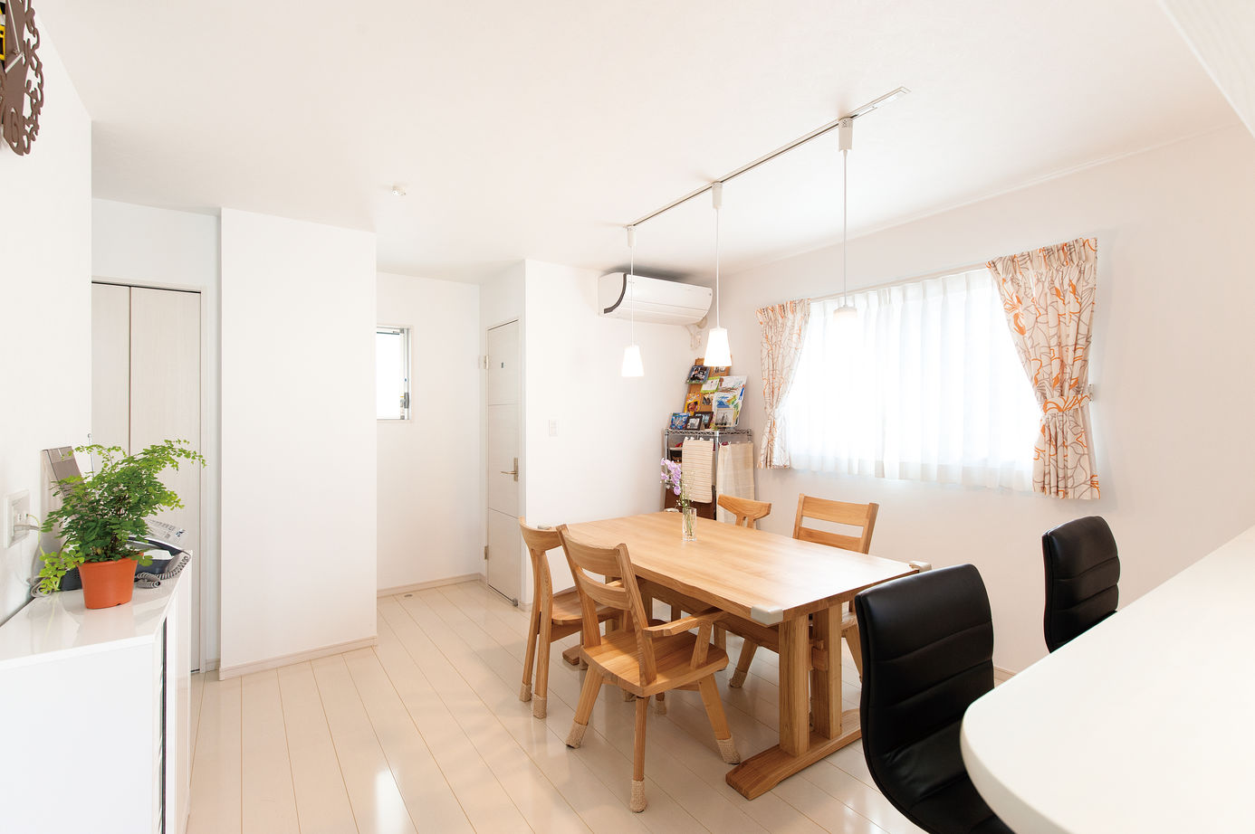 テクノ住研 【2000万円台/22坪/狭小/インナーガレージ】22坪の土地でも2台の駐車場！納戸も含むと、なんと５室！？の建築実例画像5