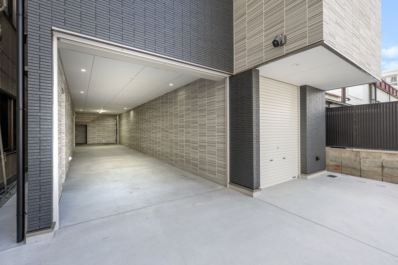 テクノ住研 【大阪市｜狭小間口|間取り有】壁も柱もない広々大空間！ワイドスパンのビルトインガレージも壮観の建築実例画像2