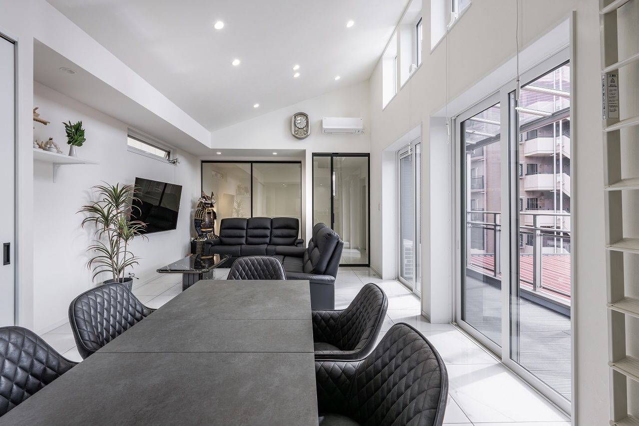 テクノ住研 【大阪市｜狭小間口|間取り有】壁も柱もない広々大空間！ワイドスパンのビルトインガレージも壮観の建築実例画像5