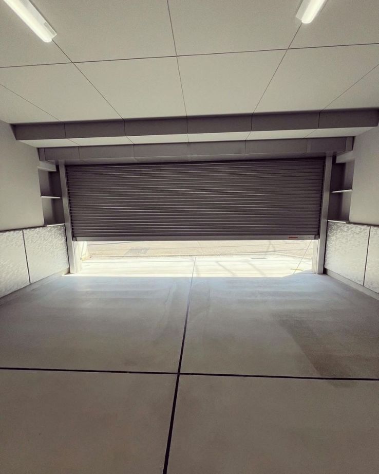 テクノ住研 【豊中市｜狭小｜間取り】敷地23坪で3台駐車OK！インナーガレージ＆オーバーハングで広々と暮らせる家の建築実例画像2