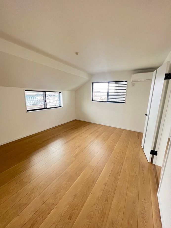 テクノ住研 【豊中市｜狭小｜間取り】敷地23坪で3台駐車OK！インナーガレージ＆オーバーハングで広々と暮らせる家の建築実例画像8