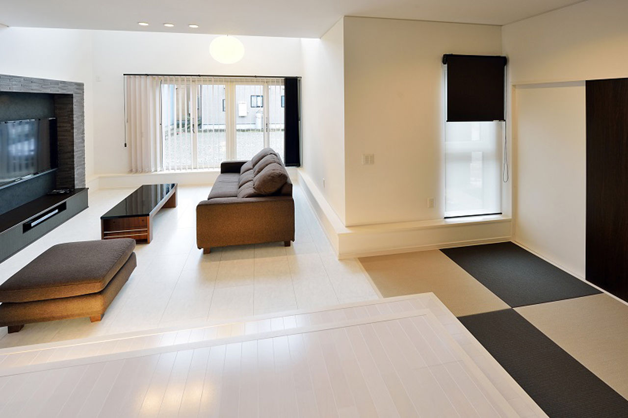 リーフハウス 【2000万円台/太陽光発電搭載】外観と内装で異なるデザインに。大きな窓で明るく開放的な住まいの建築実例画像3