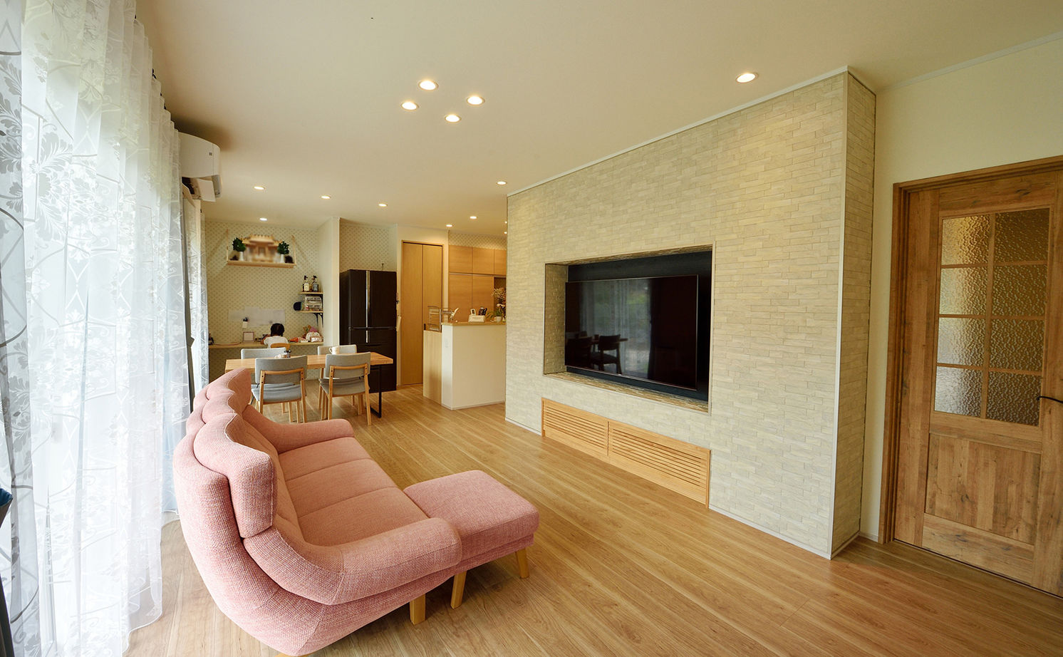 リーフハウス 【2000万円台×間取図有×平屋×サンルーム×和室】夫婦で協力しあえる家事動線を叶えた、カントリー風の家の建築実例画像3