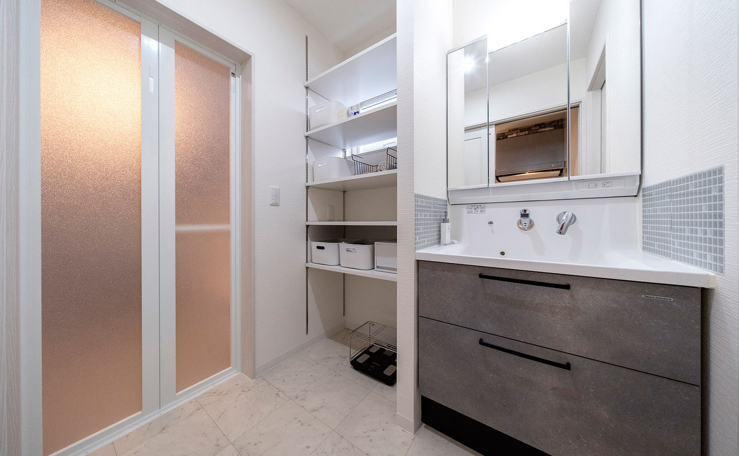 リーフハウス 【1000万円台×間取図有×ドッグランのある平屋】サンルームで時短家事。自分の時間が増えてリア充に！の建築実例画像11