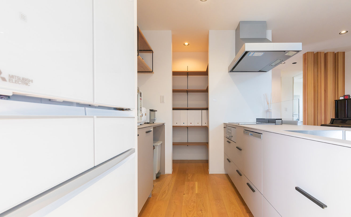 夢広 【1000万円台】やわらかなブルーが映える、驚くほど開放的で明るいオシャレな住まい／間取り図ありの建築実例画像6