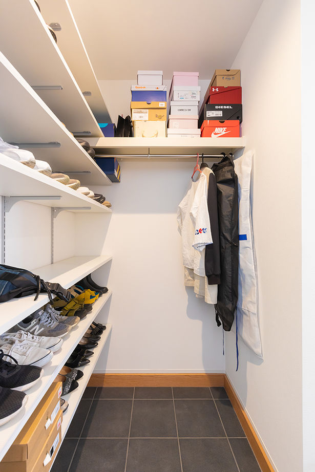 夢広 【1000万円台】やわらかなブルーが映える、驚くほど開放的で明るいオシャレな住まい／間取り図ありの建築実例画像14