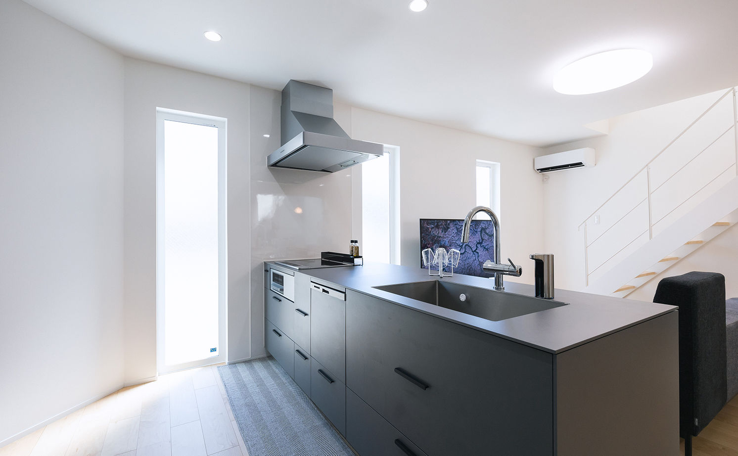 夢広 【2000万円台/26坪】限られた土地を最大限に活かす！建築家と建てた３階建ての家／間取り図ありの建築実例画像5