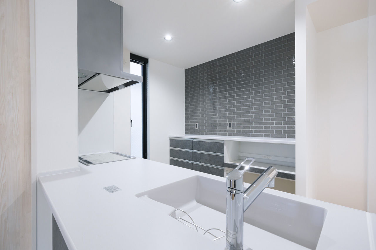 夢広 【2000万円台/ビルトインガレージ】建築家のアイデアで道路面は窓が少なく、室内は光いっぱいの都市型住宅の建築実例画像5