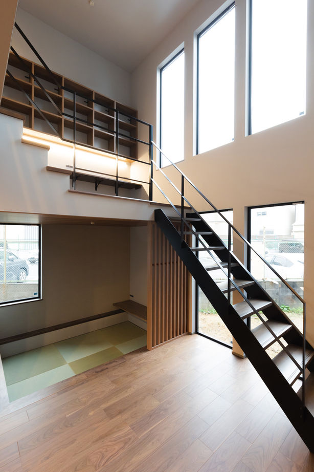 夢広 ６人家族を支える大きなランドリールームが魅力的。スキップフロアでつながる開放的な住まいの建築実例画像2