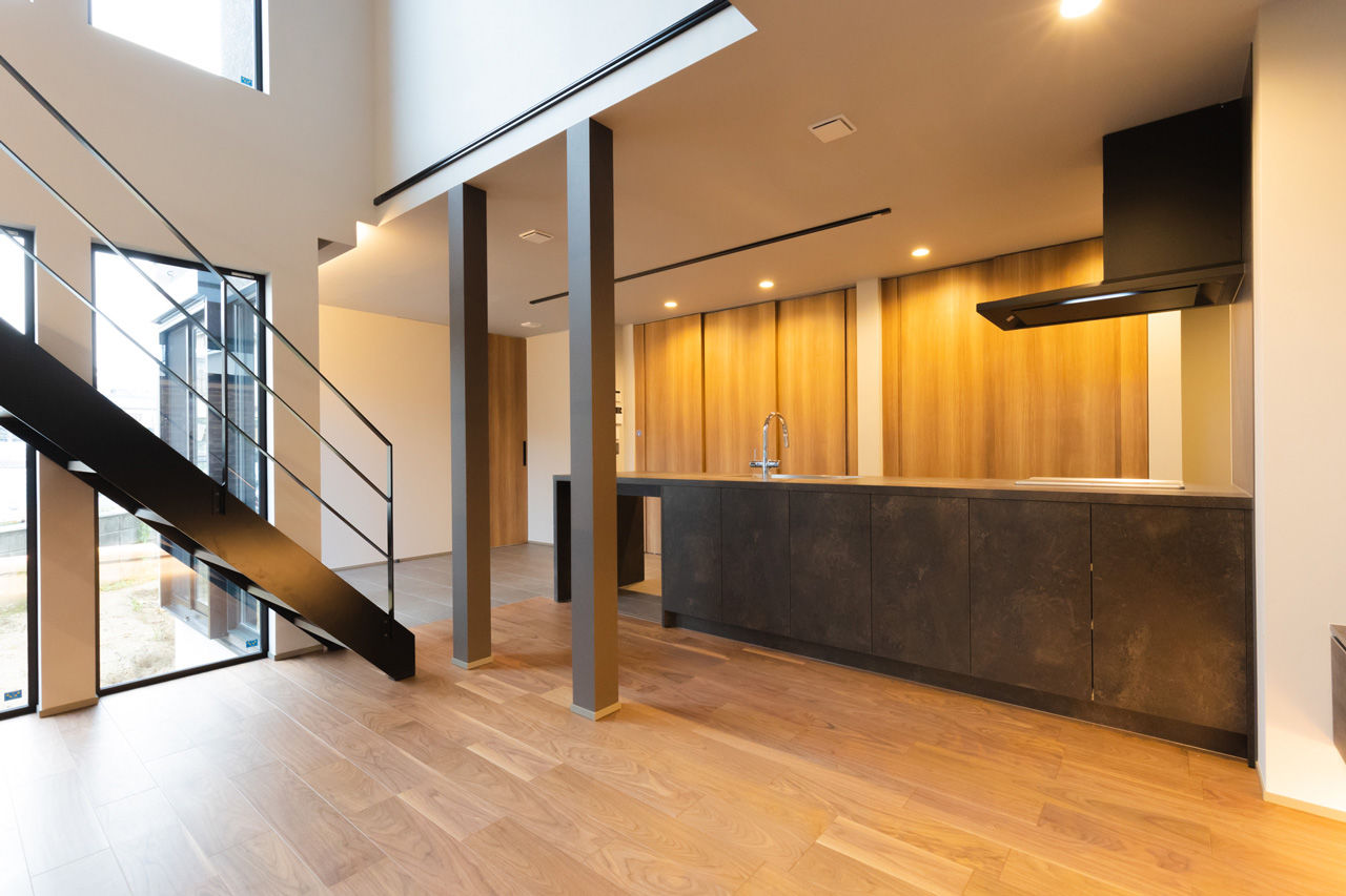 夢広 ６人家族を支える大きなランドリールームが魅力的。スキップフロアでつながる開放的な住まいの建築実例画像5