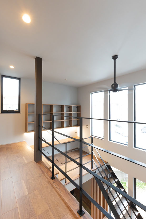 夢広 ６人家族を支える大きなランドリールームが魅力的。スキップフロアでつながる開放的な住まいの建築実例画像7