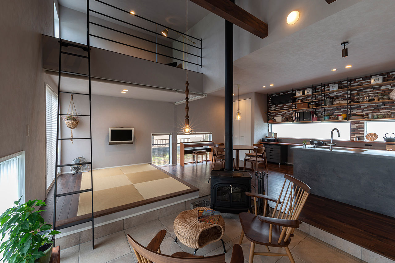 夢広 畑と薪ストーブと土間リビング。自然と共生するコテージのような家で、家庭菜園も楽しめるのどかな暮らしの建築実例画像2