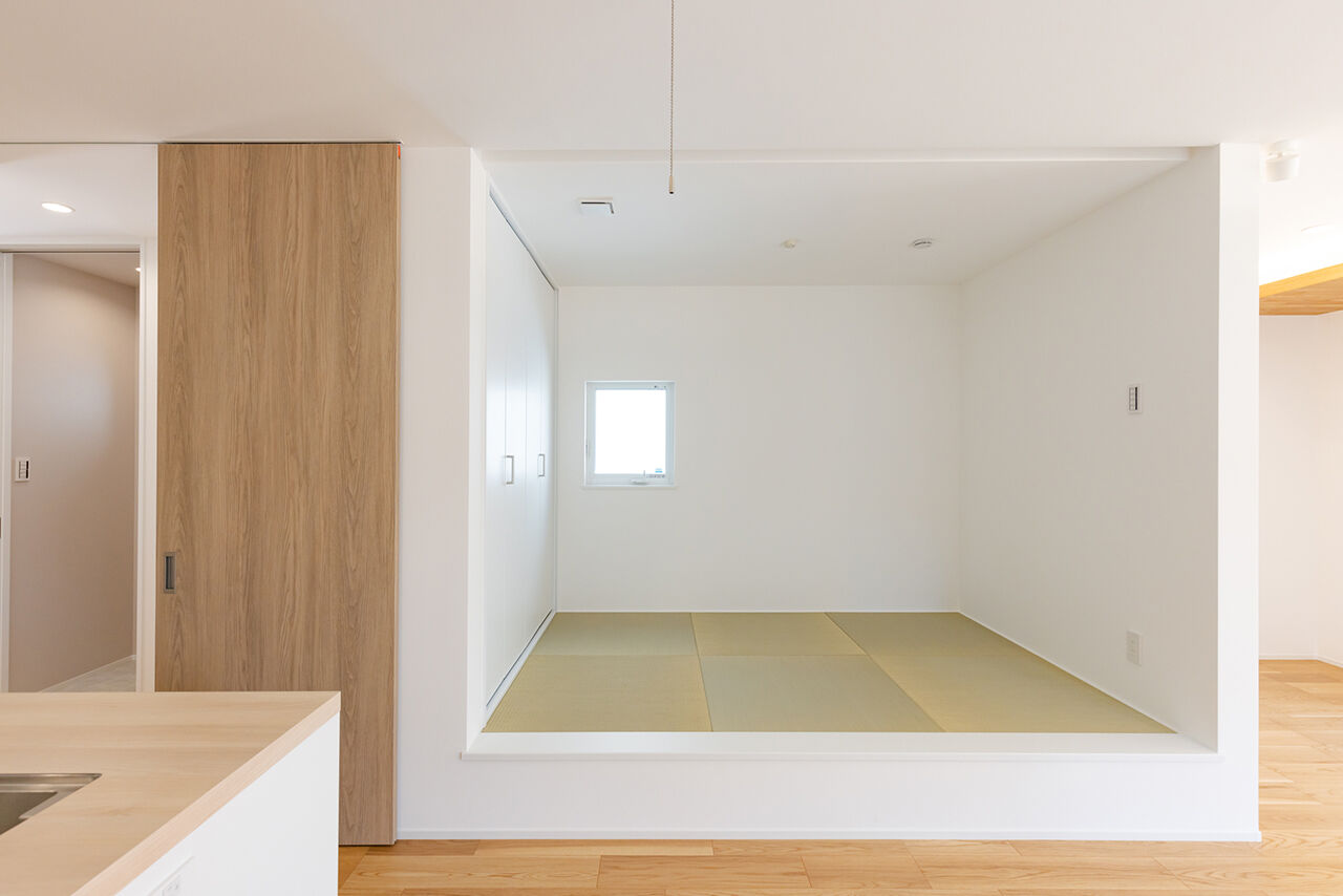 夢広 ホッと安心できる畳コーナーがお気に入り。育児スペース、将来の活用法も色々。内装は流行も取り入れ可愛くの建築実例画像5