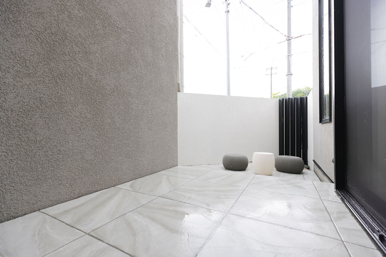 夢広 お洒落でホッとする空間。間接照明に彩られたリビング、天井高はゆとりの2.6ｍ。ゆったり寛ぎ、家事もラクの建築実例画像5