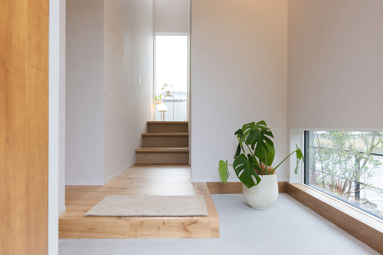 夢広 お洒落でホッとする空間。間接照明に彩られたリビング、天井高はゆとりの2.6ｍ。ゆったり寛ぎ、家事もラクの建築実例画像8