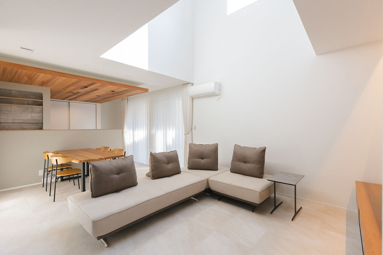 夢広 二世帯が和やかに暮らすゆとりの住まい。掃除のしやすさや収納など新生活をイメージしながら楽しい家づくりの建築実例画像2