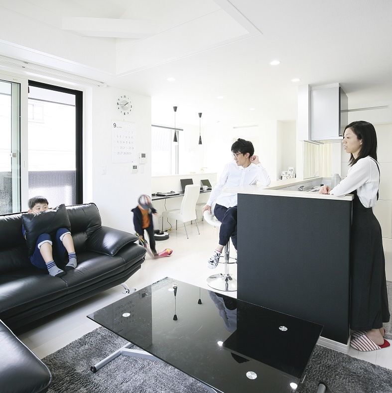 専門職組合 ＼ZEH/バー風カウンター/太陽光パネル／「光熱費ゼロの家を目指して」ZEH仕様でスマートな暮らしの建築実例画像3