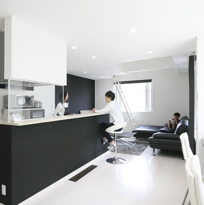 専門職組合 ＼ZEH/バー風カウンター/太陽光パネル／「光熱費ゼロの家を目指して」ZEH仕様でスマートな暮らしの建築実例画像4