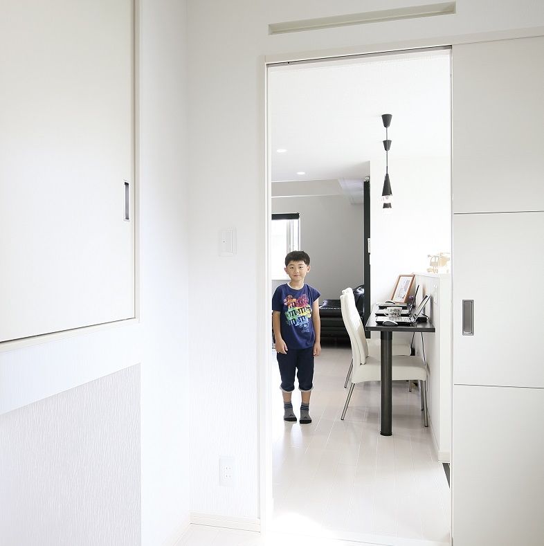 専門職組合 ＼ZEH/バー風カウンター/太陽光パネル／「光熱費ゼロの家を目指して」ZEH仕様でスマートな暮らしの建築実例画像6