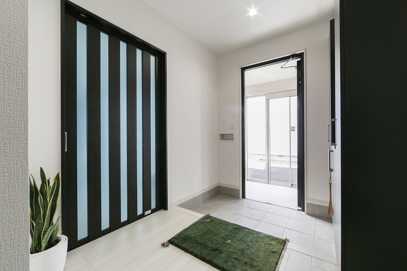 専門職組合 <札幌市/3LDK間取図/収納充実/平屋>ゆったり動線で「家事の時間が半分以下に！」50代からの将来を見えた家の建築実例画像2