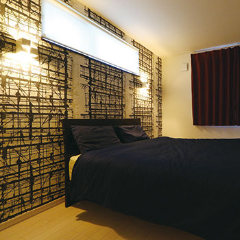 専門職組合 〈30坪/４LDK/間接照明/収納充実/カーポート>傾斜地でも住心地のいい間取りをご提案！光あふれる家の建築実例画像3