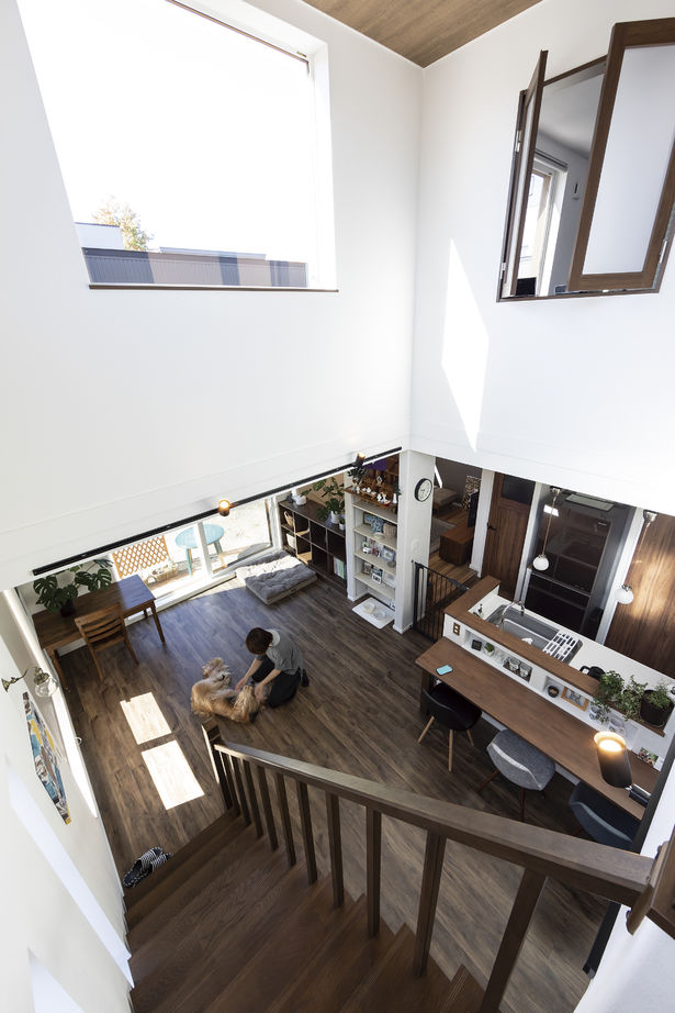 専門職組合 <札幌市/3LDK/床暖房/吹抜/収納充実>実例見学会が決め手！「ペットと暮らす幸せ」をデザインした家の建築実例画像5