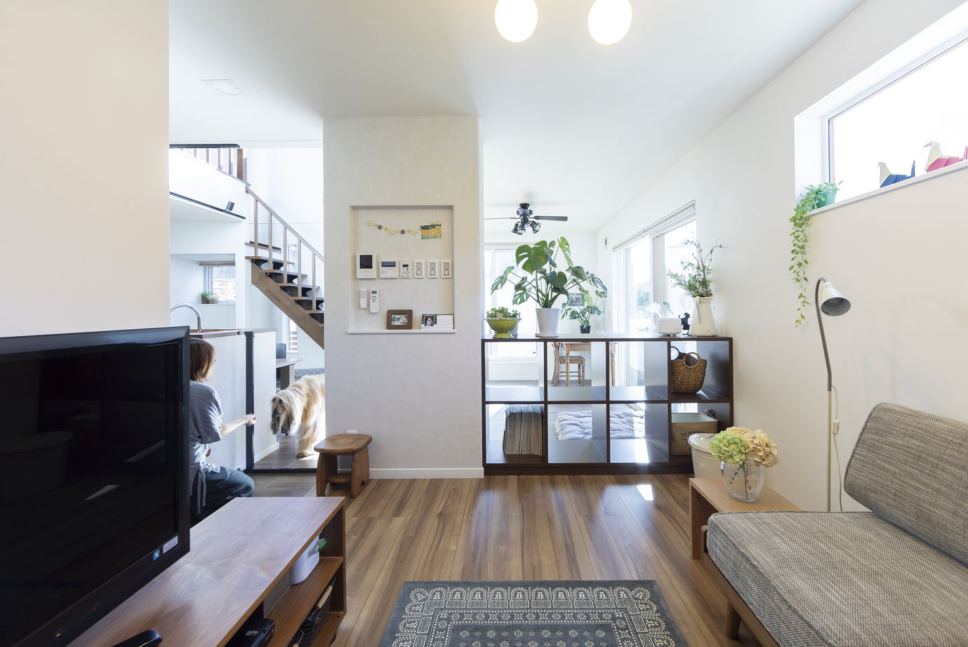 専門職組合 <札幌市/3LDK/床暖房/吹抜/収納充実>実例見学会が決め手！「ペットと暮らす幸せ」をデザインした家の建築実例画像6