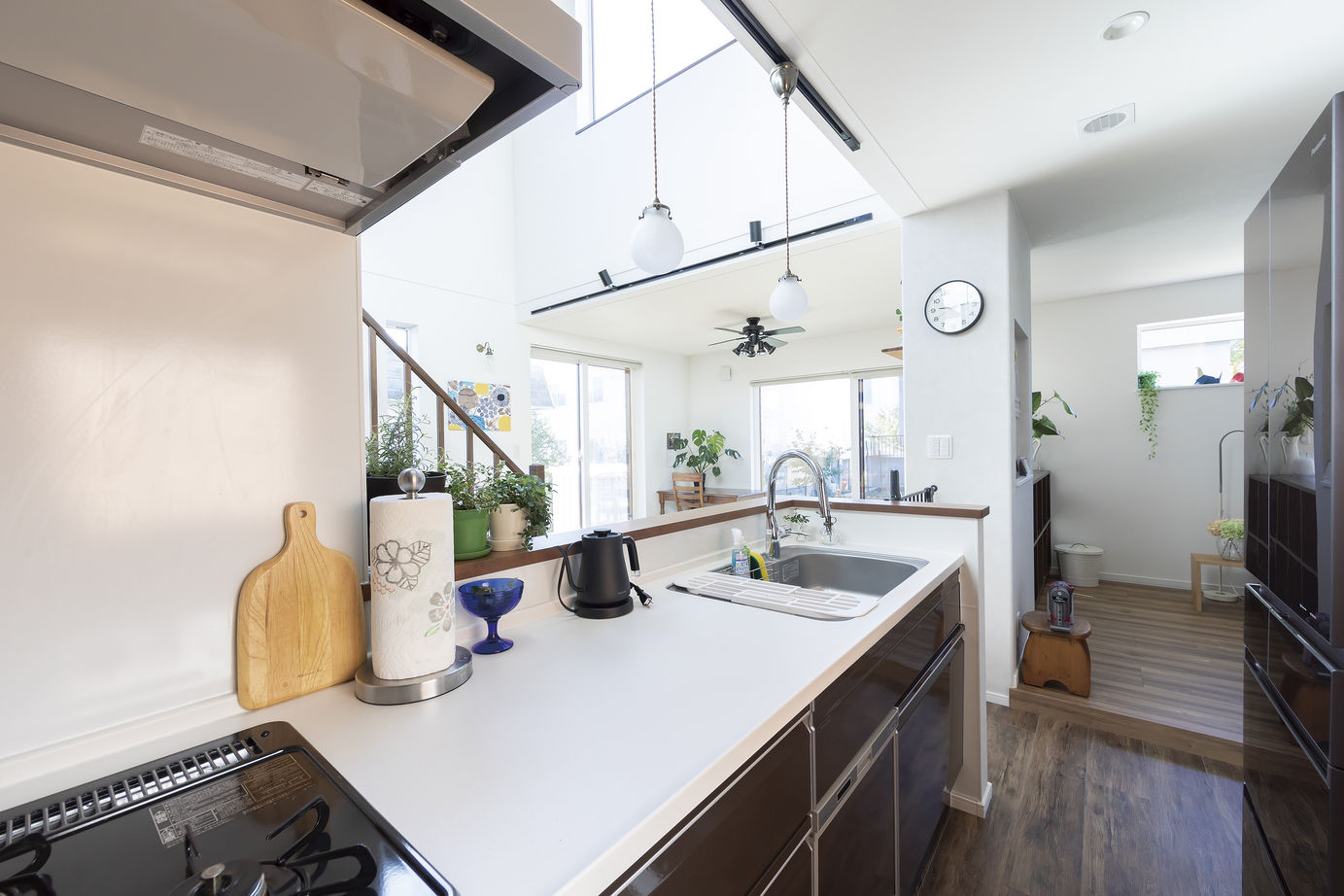 専門職組合 <札幌市/3LDK/床暖房/吹抜/収納充実>実例見学会が決め手！「ペットと暮らす幸せ」をデザインした家の建築実例画像7