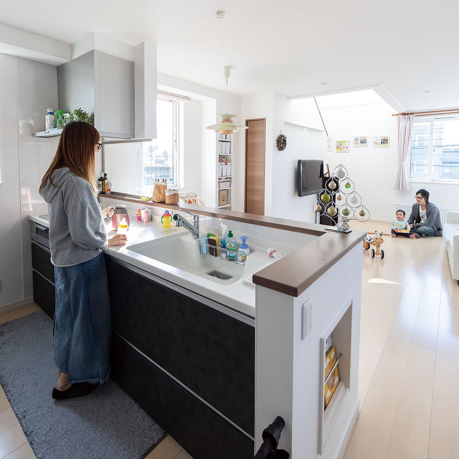 専門職組合 <札幌市/3LDK＋店舗/4人家族/3階建/収納充実>仕事とプライベートと切り替えられる理想の暮らしができる家の建築実例画像5