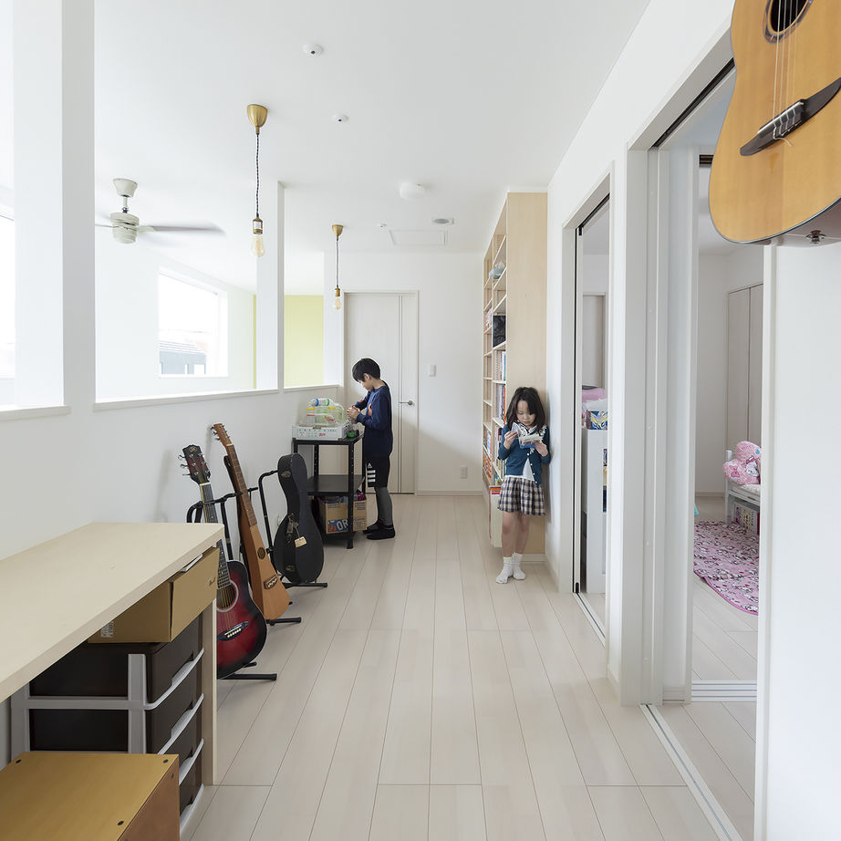 専門職組合 <4人家族/吹抜け/ホール/3LDK間取図/収納充実>アウトドア派の家族の絆を育む、遊ぶ、寛ぐ、楽しい家の建築実例画像5