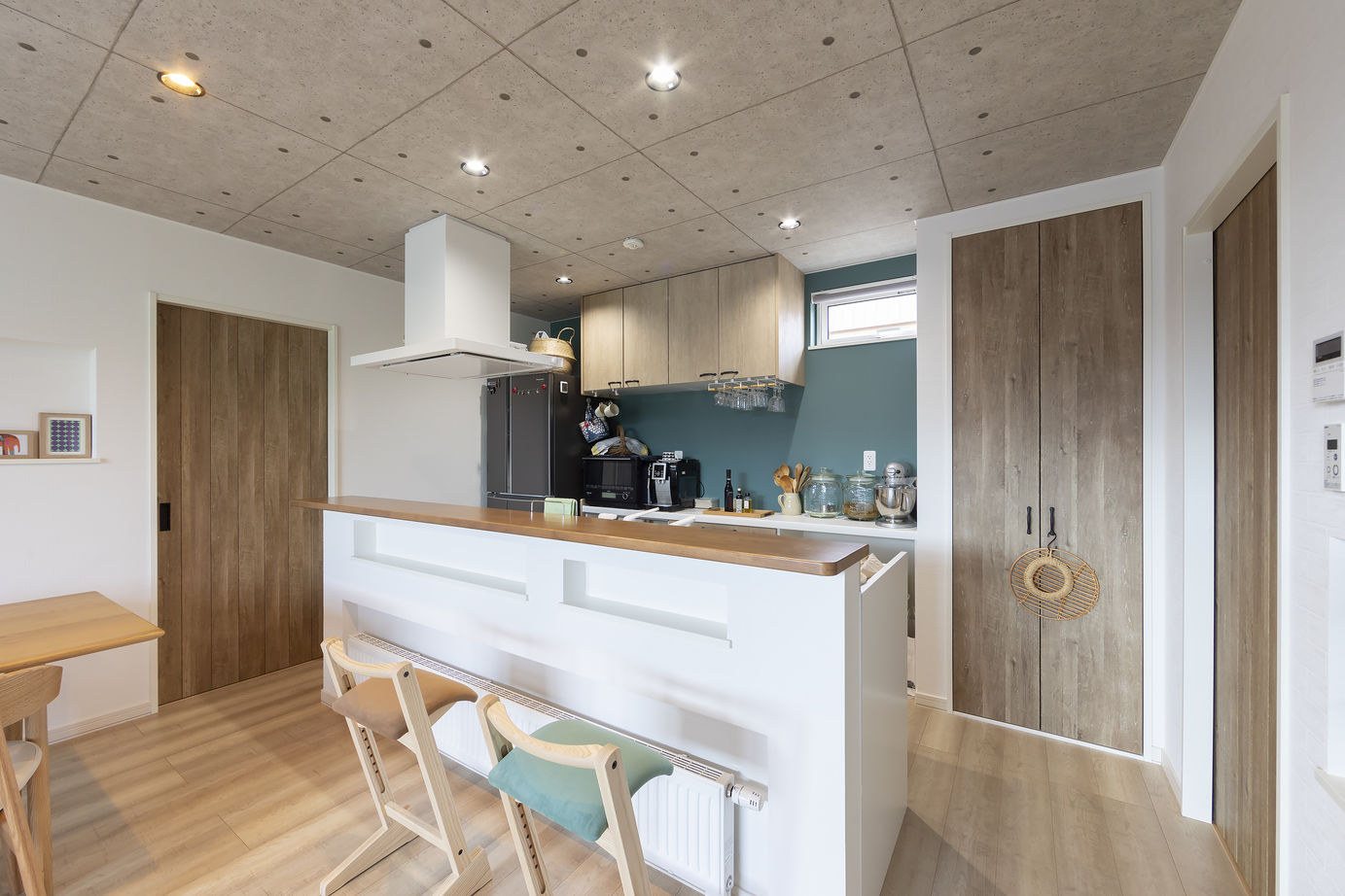 専門職組合 < 2LDK+3LDK間取図/北欧風/収納充実>ナチュラルで明るく、家族みんながのびのび暮らせる2世帯住宅の家の建築実例画像4