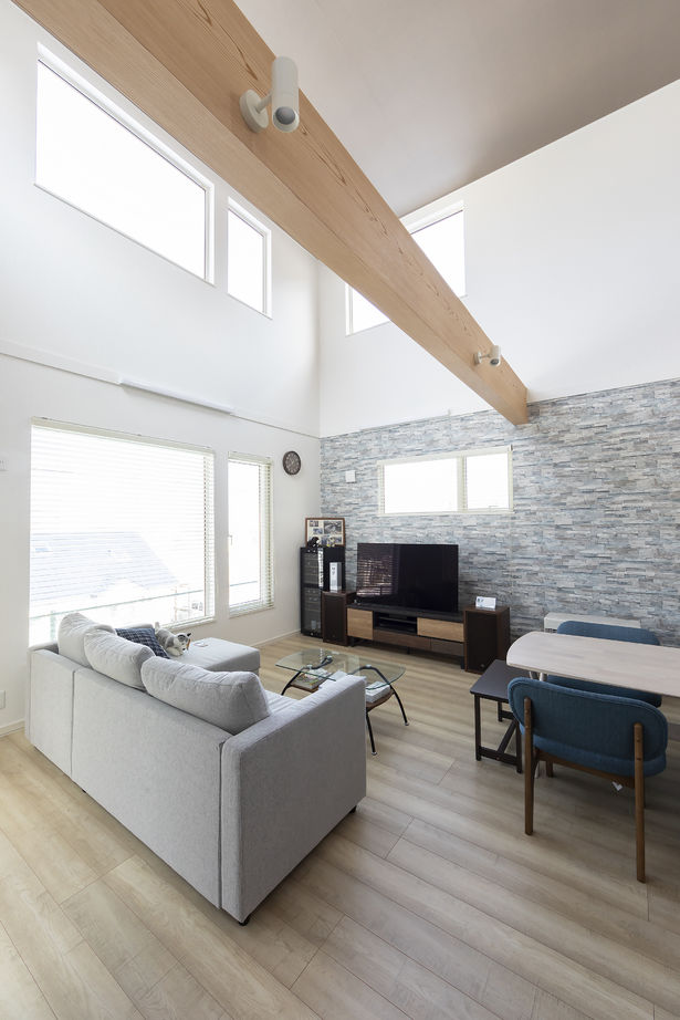 専門職組合 < 3LDK間取図/収納充実/30坪/吹抜>高台からの風景を取り込み、居心地の良さを追求した家 の建築実例画像3