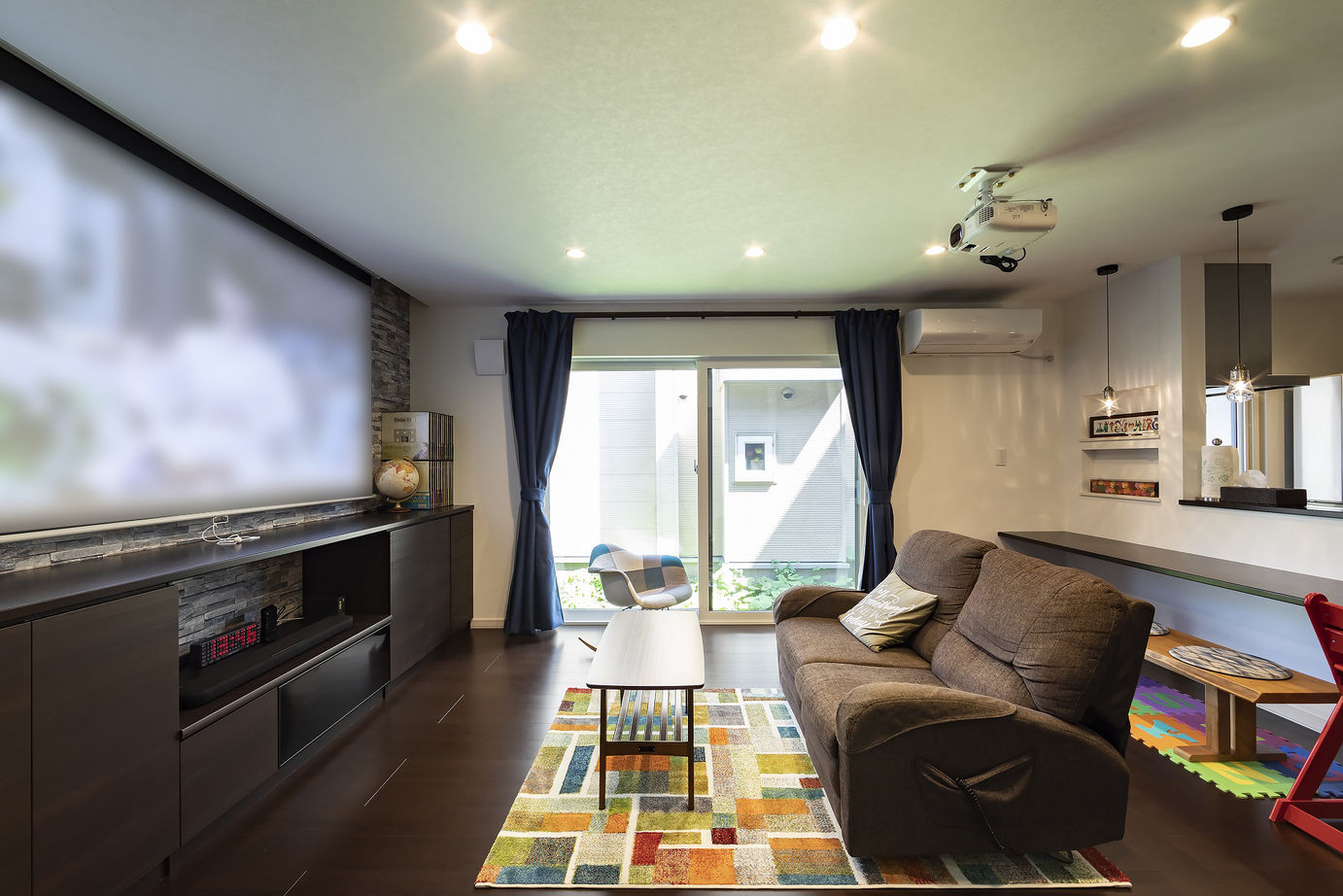 専門職組合 <札幌市/2LDK+2S/収納充実>家族とのひとときも、自分の趣味も楽しむ世界に一つだけの家の建築実例画像