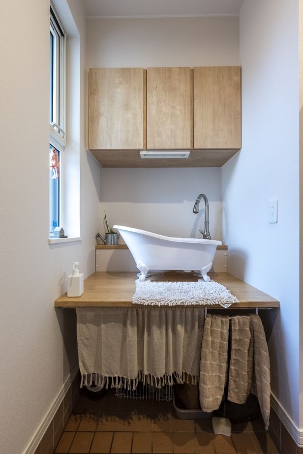 専門職組合 <札幌市/2LDK/収納充実/ソーラーパネル/パントリー>収納充実、暮らしが考え抜かれた愛犬と夫婦のための平屋の建築実例画像5