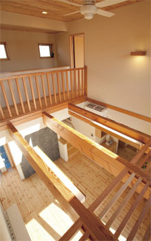 マルニホーム 【33.3坪/2,000～2,499万円】無垢材と優しい光が心地良い 和の趣楽しむ囲炉裏のある家の建築実例画像2