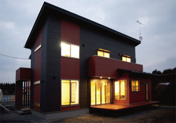 マルニホーム 【33.3坪/2,000～2,499万円】無垢材と優しい光が心地良い 和の趣楽しむ囲炉裏のある家の建築実例画像5