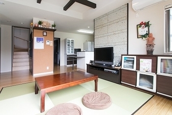 マルニホーム 【39.7坪/2,000～2,499万円】「古民家風」の外観を希望。家族の暮らしに合う快適空間の建築実例画像2